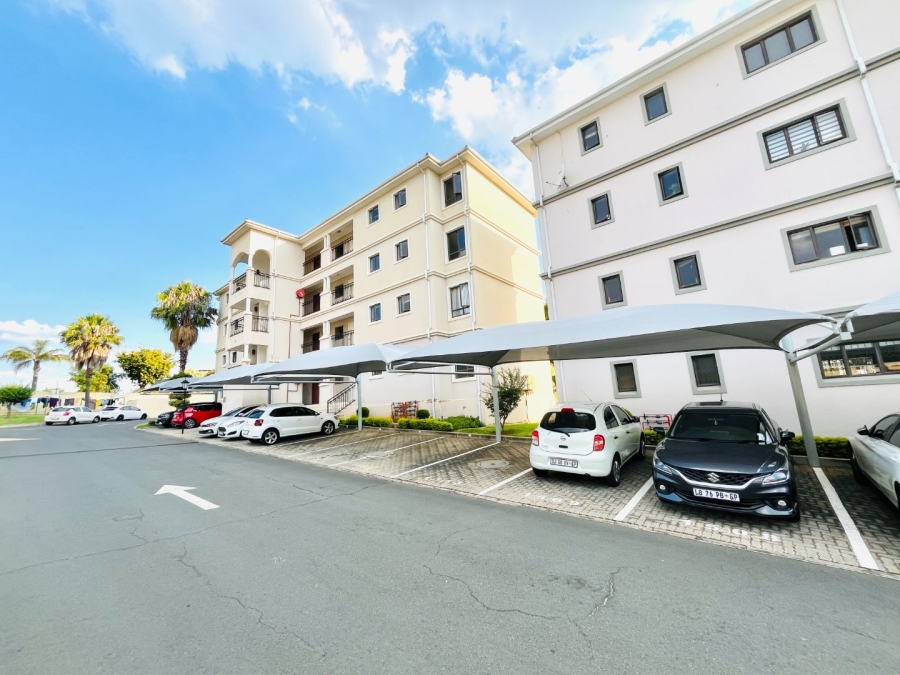 To Let 2 Bedroom Property for Rent in Noordwyk Gauteng