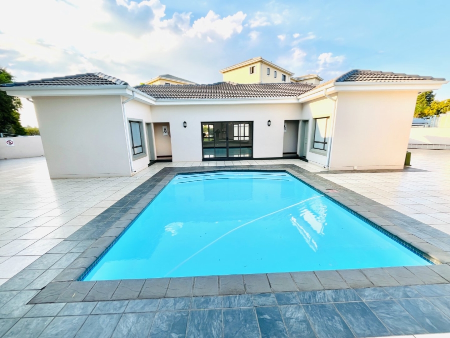 To Let 2 Bedroom Property for Rent in Noordwyk Gauteng