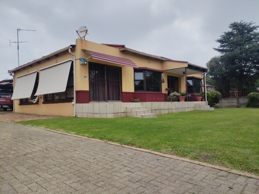 4 Bedroom Property for Sale in Selection Park Gauteng