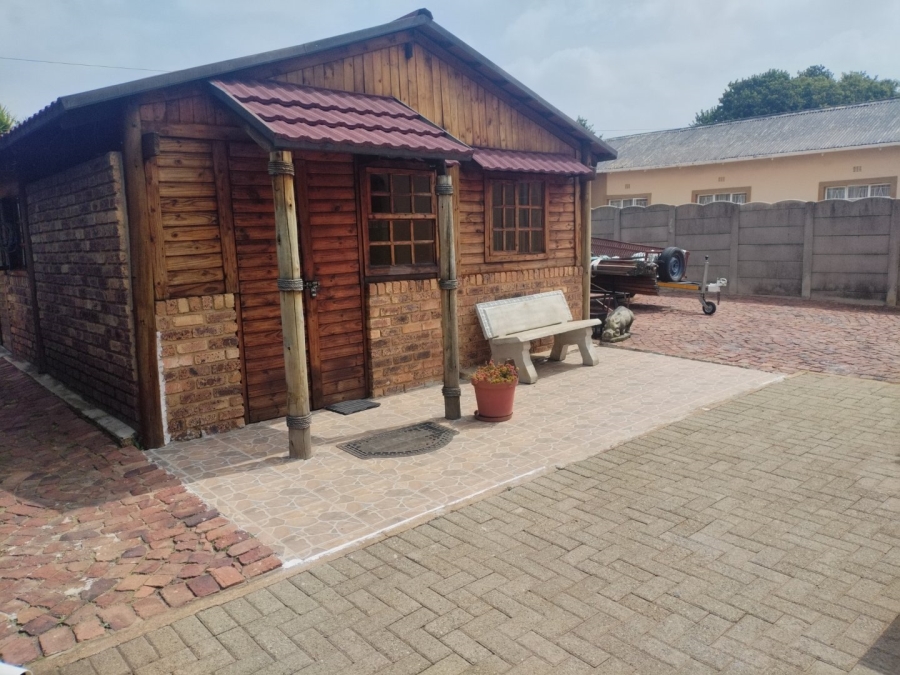 4 Bedroom Property for Sale in Selection Park Gauteng