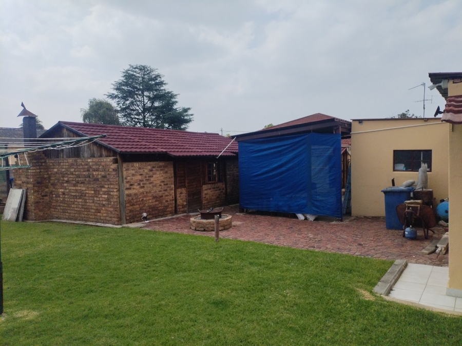 4 Bedroom Property for Sale in Selection Park Gauteng