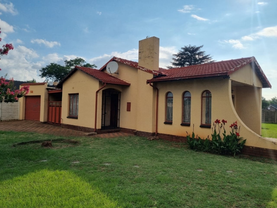 3 Bedroom Property for Sale in Rondebult Gauteng