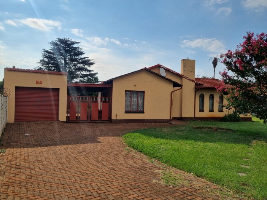 3 Bedroom Property for Sale in Rondebult Gauteng