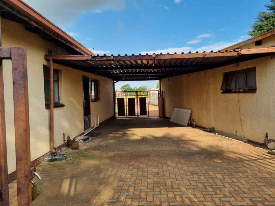 3 Bedroom Property for Sale in Rondebult Gauteng