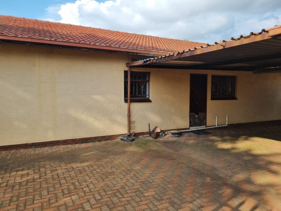 3 Bedroom Property for Sale in Rondebult Gauteng