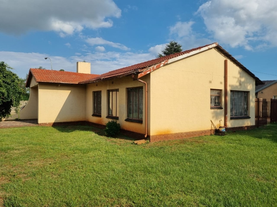 3 Bedroom Property for Sale in Rondebult Gauteng