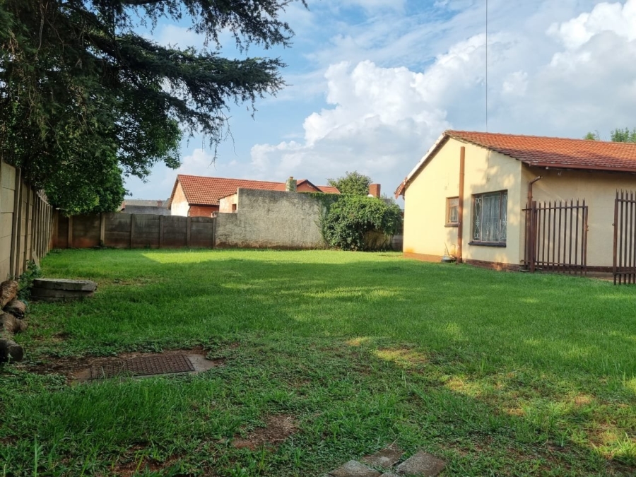 3 Bedroom Property for Sale in Rondebult Gauteng