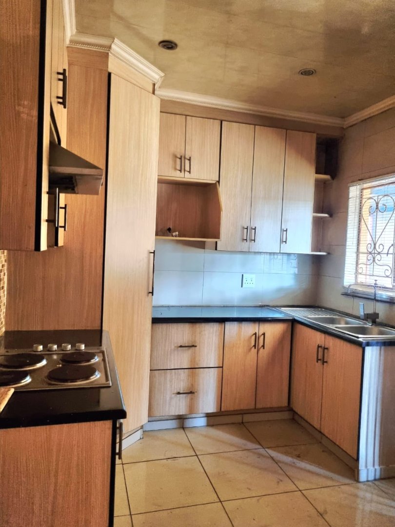 3 Bedroom Property for Sale in Rondebult Gauteng