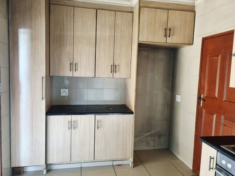 3 Bedroom Property for Sale in Rondebult Gauteng