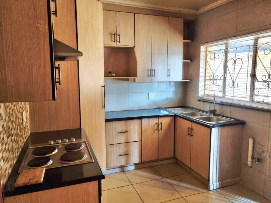 3 Bedroom Property for Sale in Rondebult Gauteng