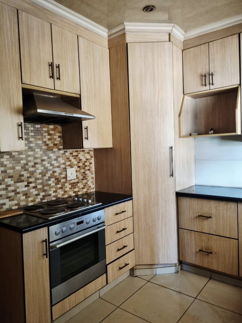3 Bedroom Property for Sale in Rondebult Gauteng