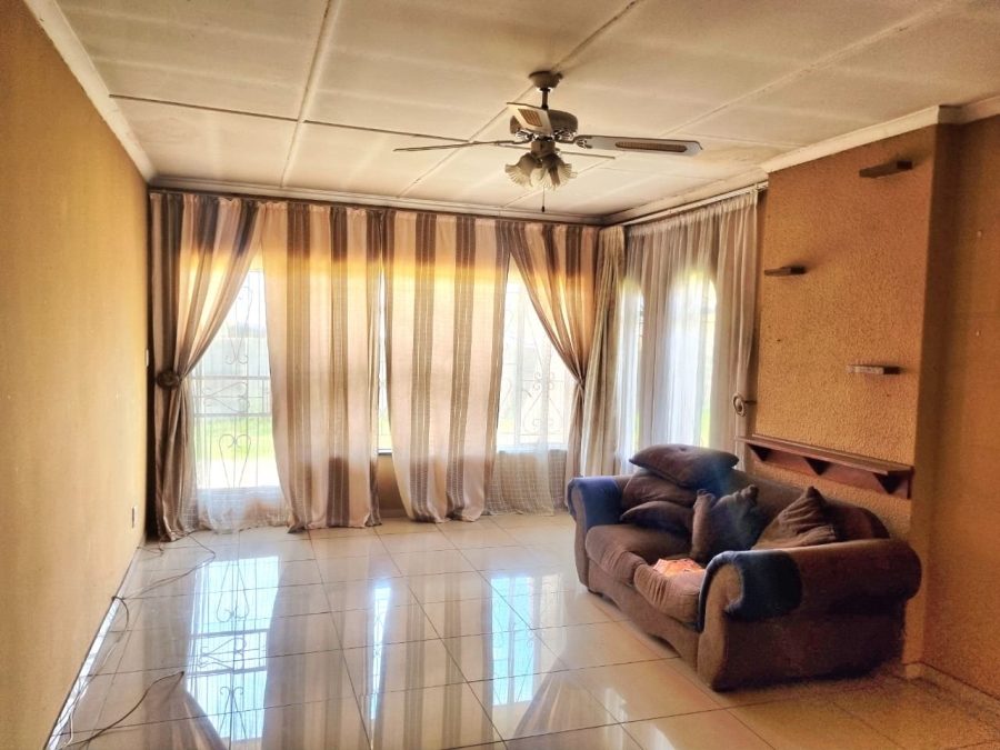 3 Bedroom Property for Sale in Rondebult Gauteng