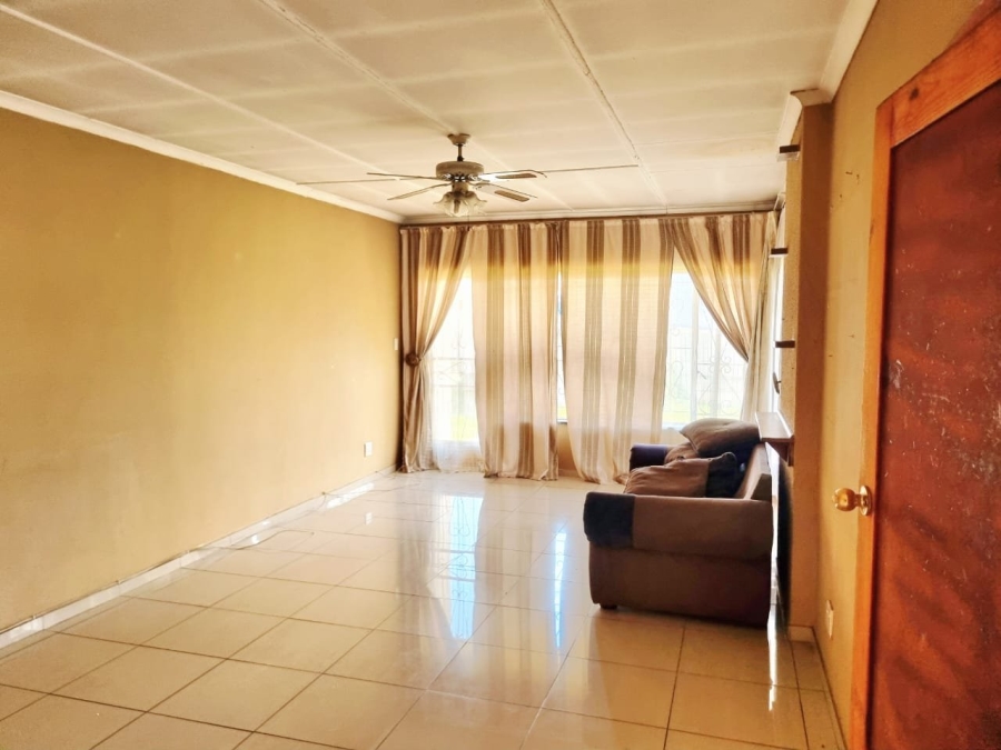 3 Bedroom Property for Sale in Rondebult Gauteng