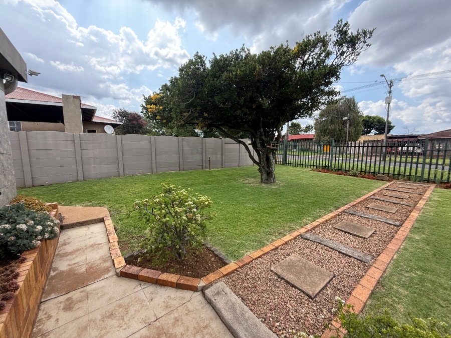 3 Bedroom Property for Sale in Estera Gauteng