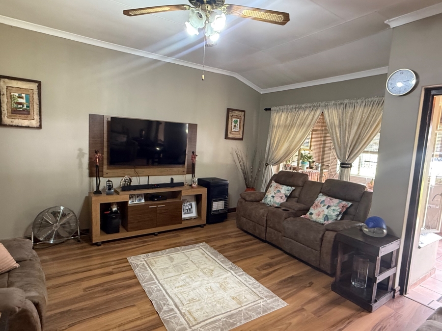 3 Bedroom Property for Sale in Estera Gauteng