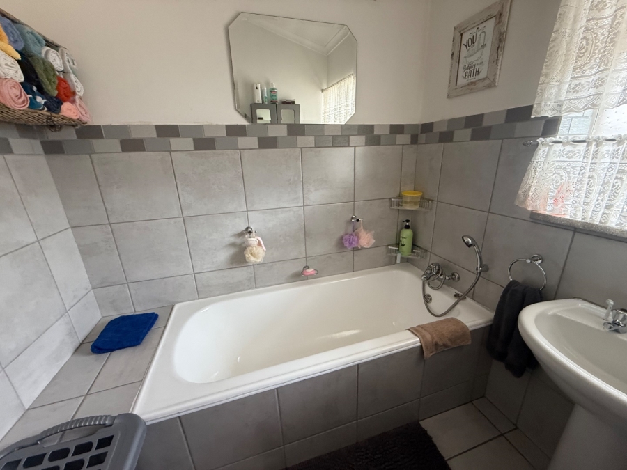 3 Bedroom Property for Sale in Estera Gauteng