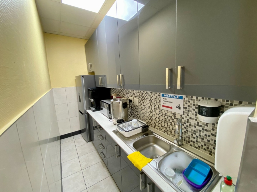 To Let commercial Property for Rent in Midridge Park Gauteng