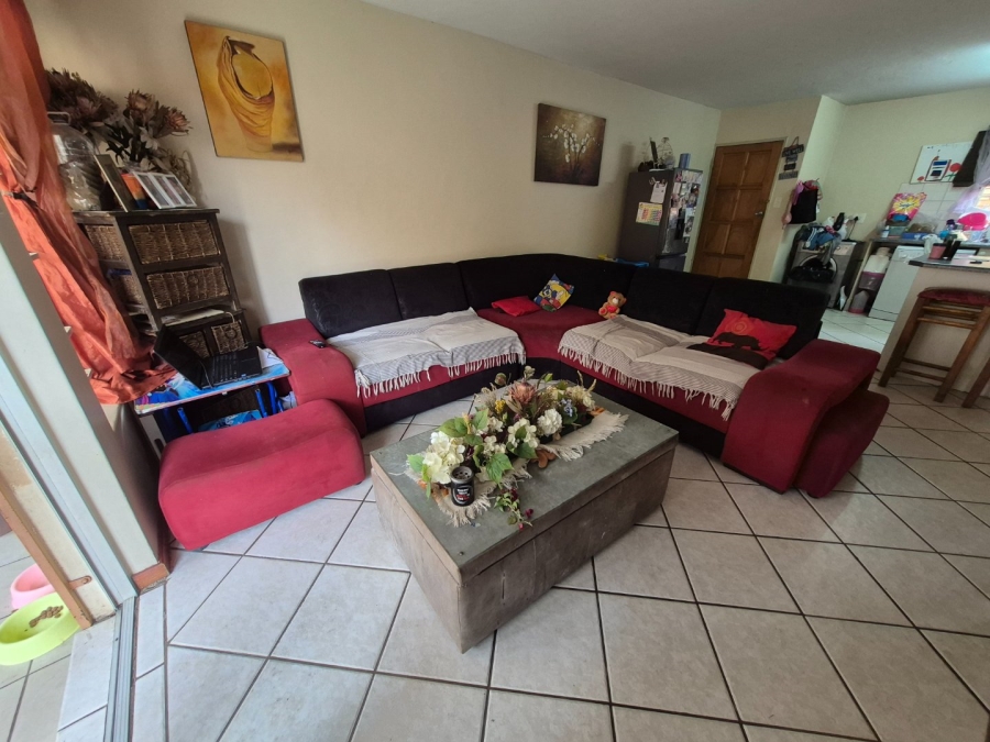 2 Bedroom Property for Sale in Rooihuiskraal North Gauteng