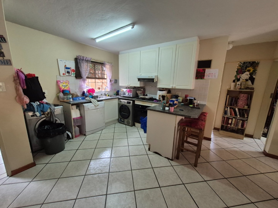 2 Bedroom Property for Sale in Rooihuiskraal North Gauteng