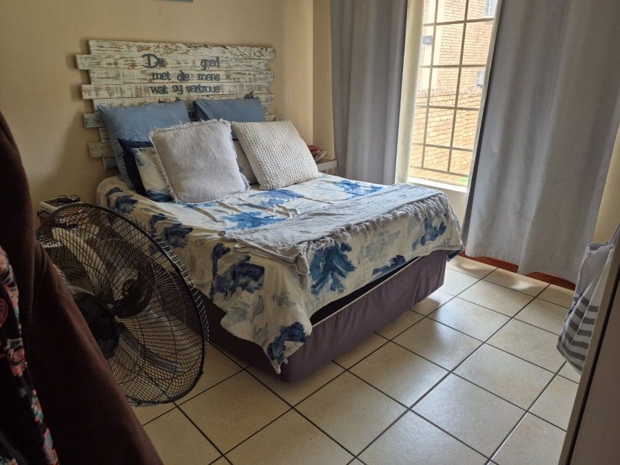 2 Bedroom Property for Sale in Rooihuiskraal North Gauteng