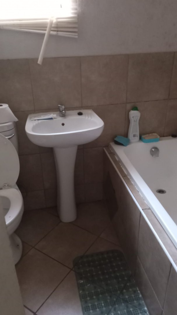 2 Bedroom Property for Sale in Lotus Gardens Gauteng