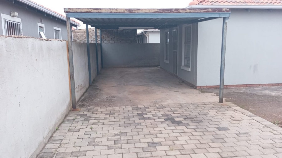 2 Bedroom Property for Sale in Lotus Gardens Gauteng