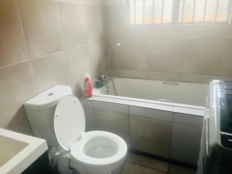 To Let 3 Bedroom Property for Rent in Noordwyk Gauteng