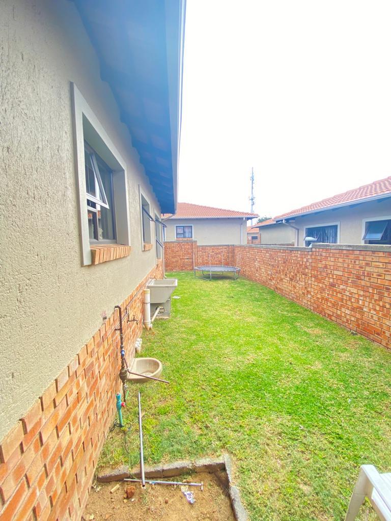 To Let 3 Bedroom Property for Rent in Noordwyk Gauteng