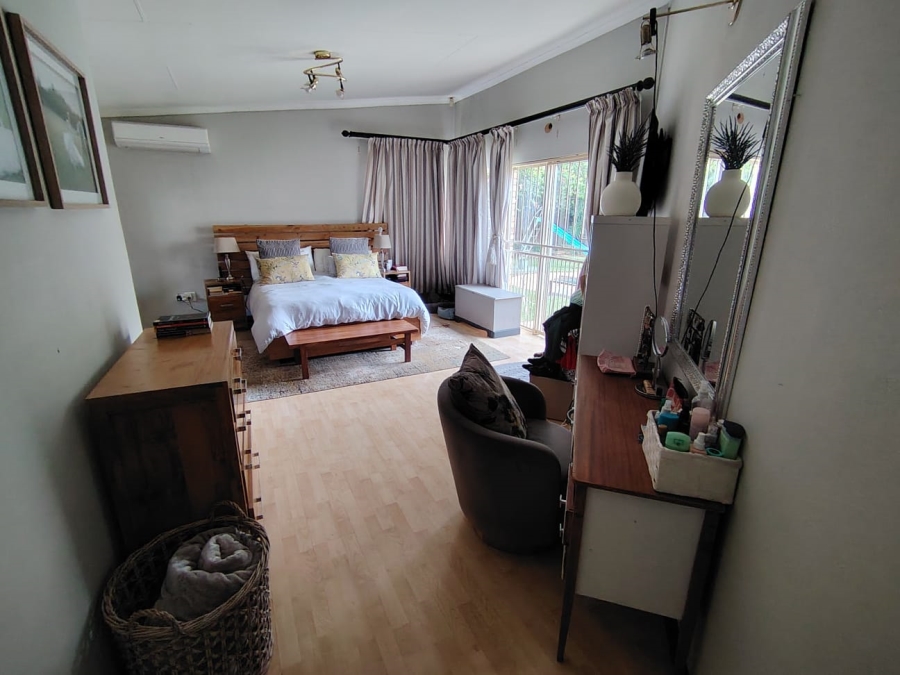 To Let 4 Bedroom Property for Rent in Garsfontein Gauteng