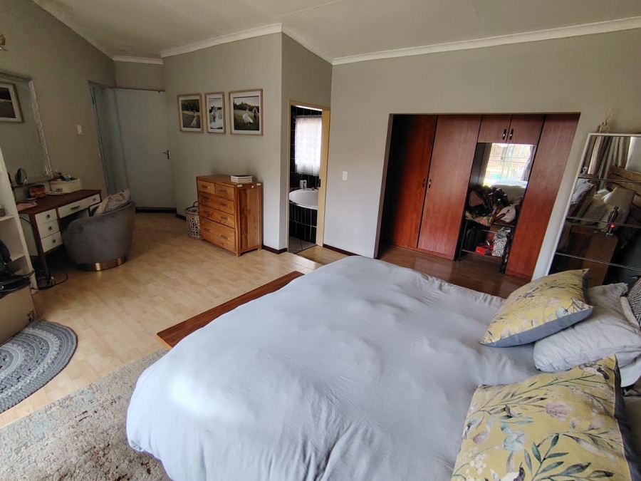 To Let 4 Bedroom Property for Rent in Garsfontein Gauteng