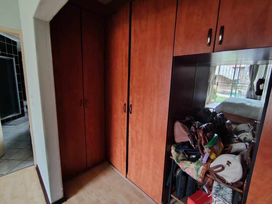 To Let 4 Bedroom Property for Rent in Garsfontein Gauteng