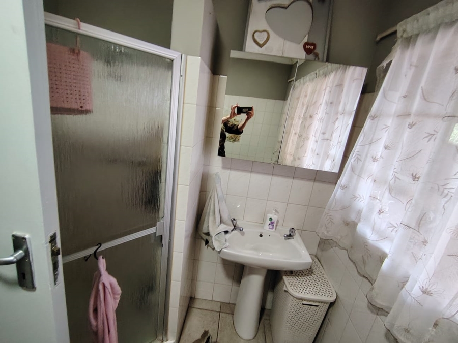 To Let 4 Bedroom Property for Rent in Garsfontein Gauteng