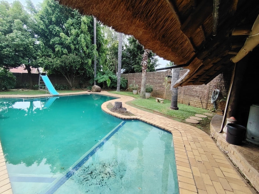 To Let 4 Bedroom Property for Rent in Garsfontein Gauteng