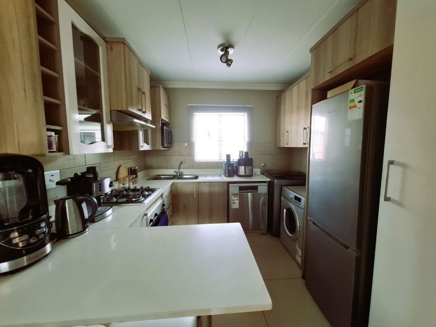 To Let 2 Bedroom Property for Rent in Andeon Gauteng