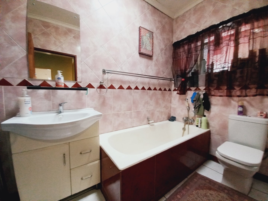 4 Bedroom Property for Sale in Gerdview Gauteng