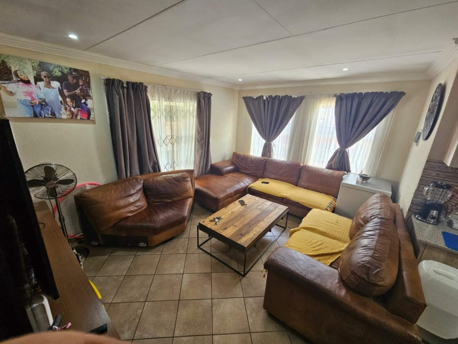 3 Bedroom Property for Sale in Andeon Gauteng