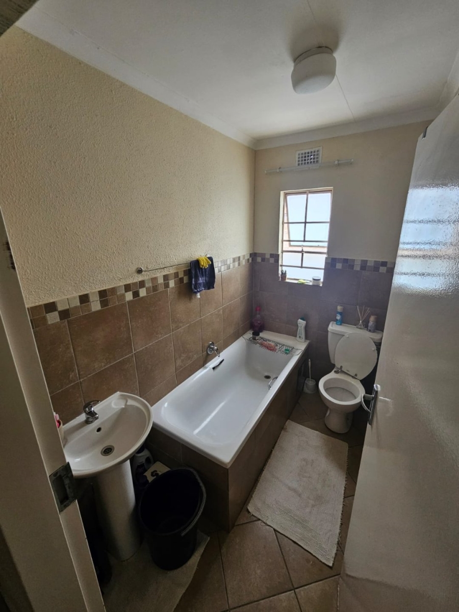 3 Bedroom Property for Sale in Andeon Gauteng
