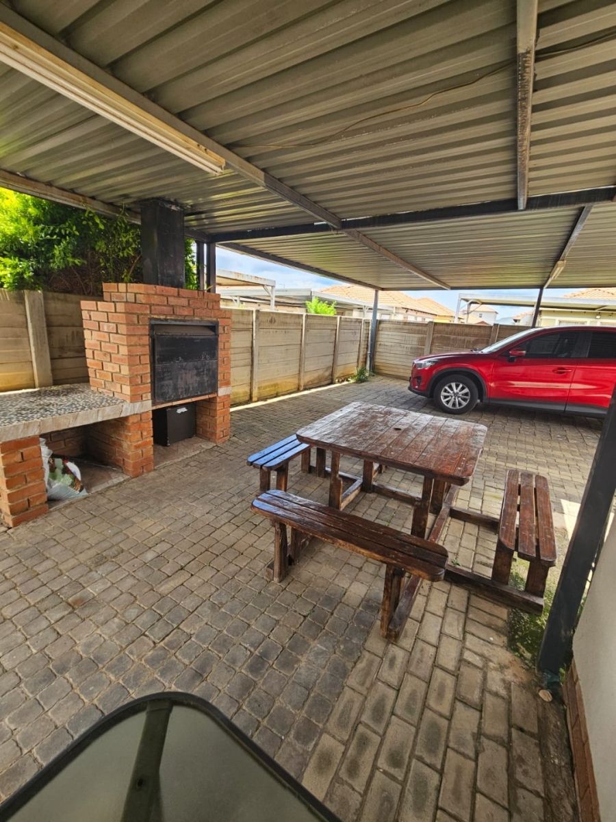 3 Bedroom Property for Sale in Andeon Gauteng