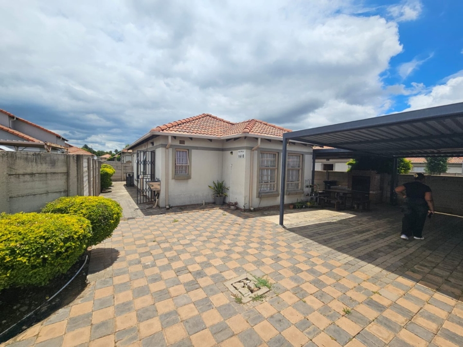 3 Bedroom Property for Sale in Andeon Gauteng
