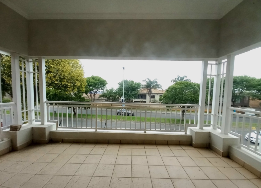 2 Bedroom Property for Sale in Greenstone Hill Gauteng