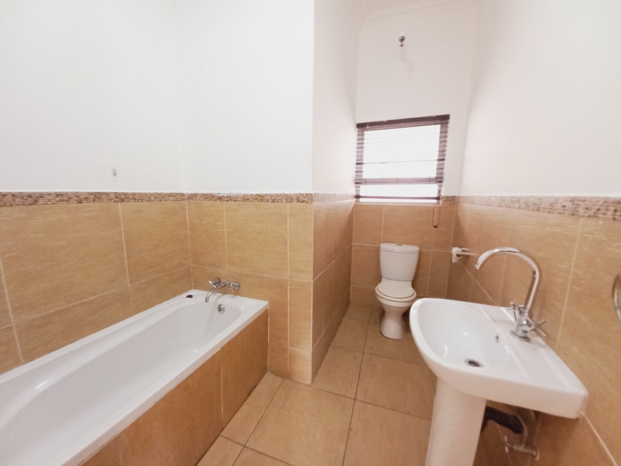 2 Bedroom Property for Sale in Greenstone Hill Gauteng