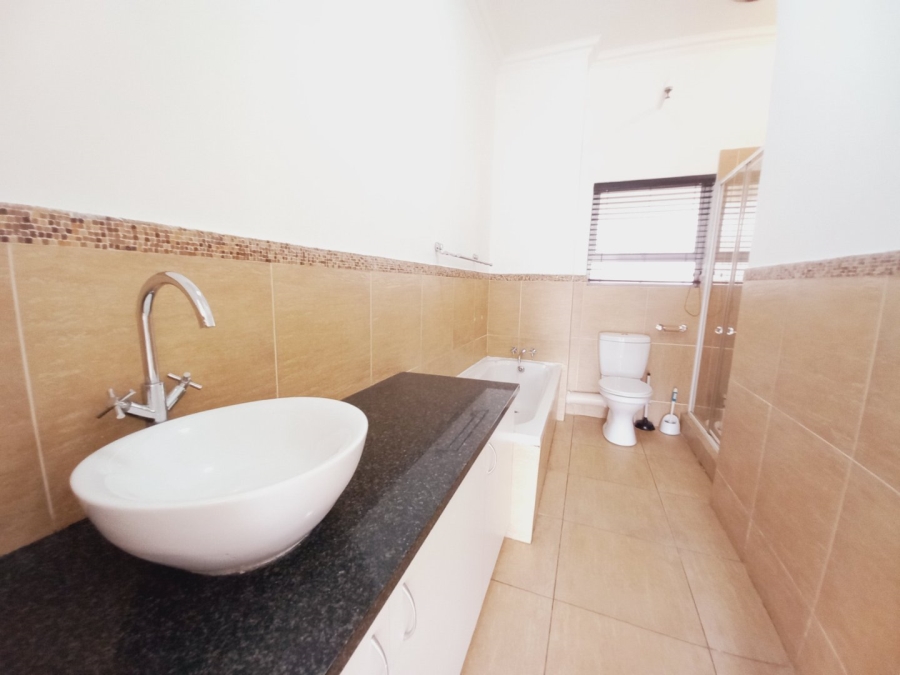 2 Bedroom Property for Sale in Greenstone Hill Gauteng