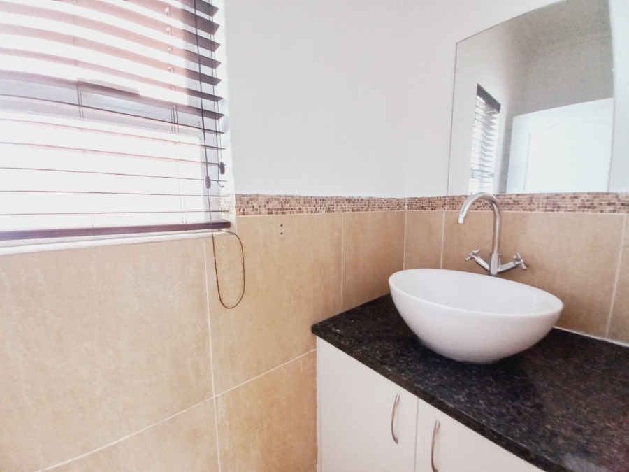 2 Bedroom Property for Sale in Greenstone Hill Gauteng