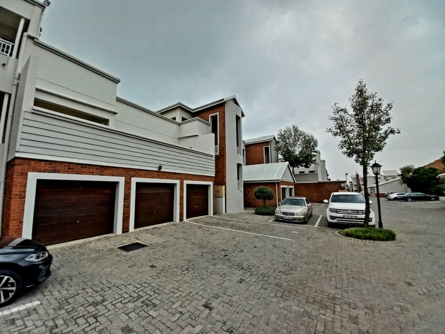 2 Bedroom Property for Sale in Greenstone Hill Gauteng
