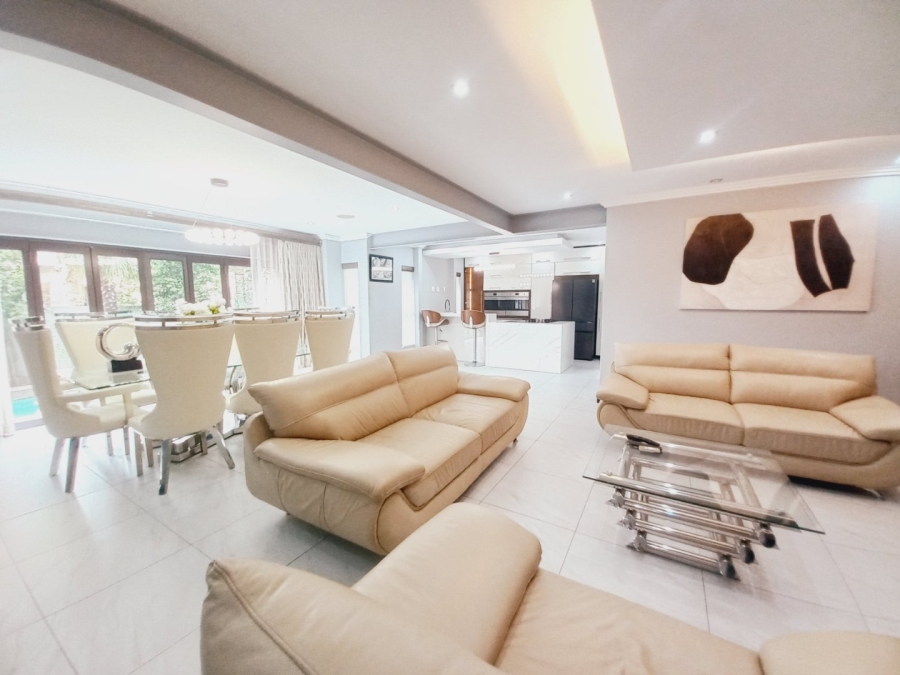 5 Bedroom Property for Sale in Greenstone Hill Gauteng