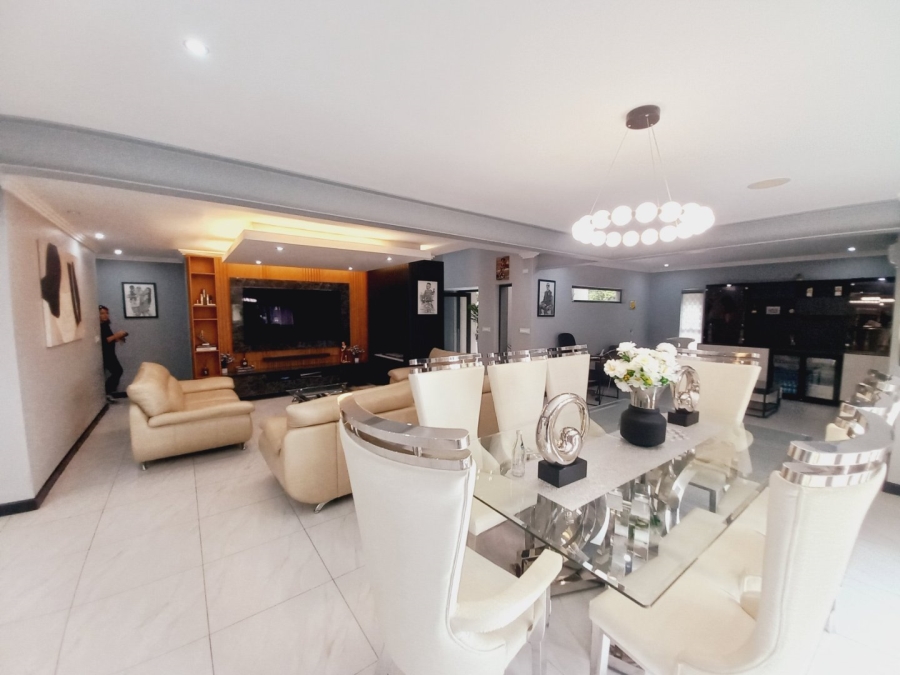 5 Bedroom Property for Sale in Greenstone Hill Gauteng