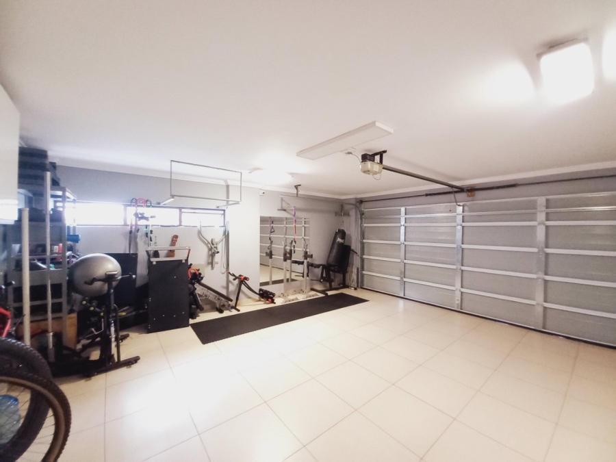 5 Bedroom Property for Sale in Greenstone Hill Gauteng