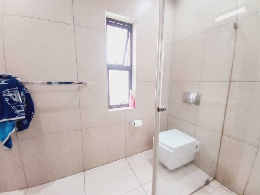 5 Bedroom Property for Sale in Greenstone Hill Gauteng