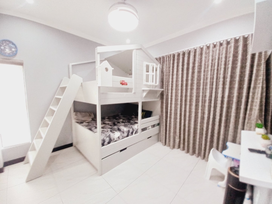 5 Bedroom Property for Sale in Greenstone Hill Gauteng