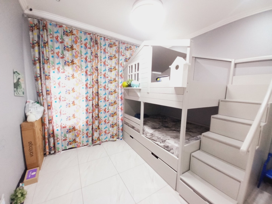 5 Bedroom Property for Sale in Greenstone Hill Gauteng